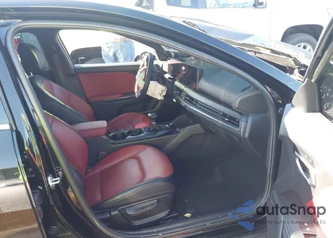 2025 Kia K4 Gt-Line Turbo from USA, damaged, VIN 3KPFW4DC3SE167970